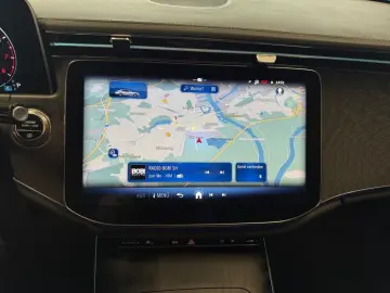 MERCEDES-BENZ E 200 AMG Night  LED AMBIENTE DISTRONI&hellip;