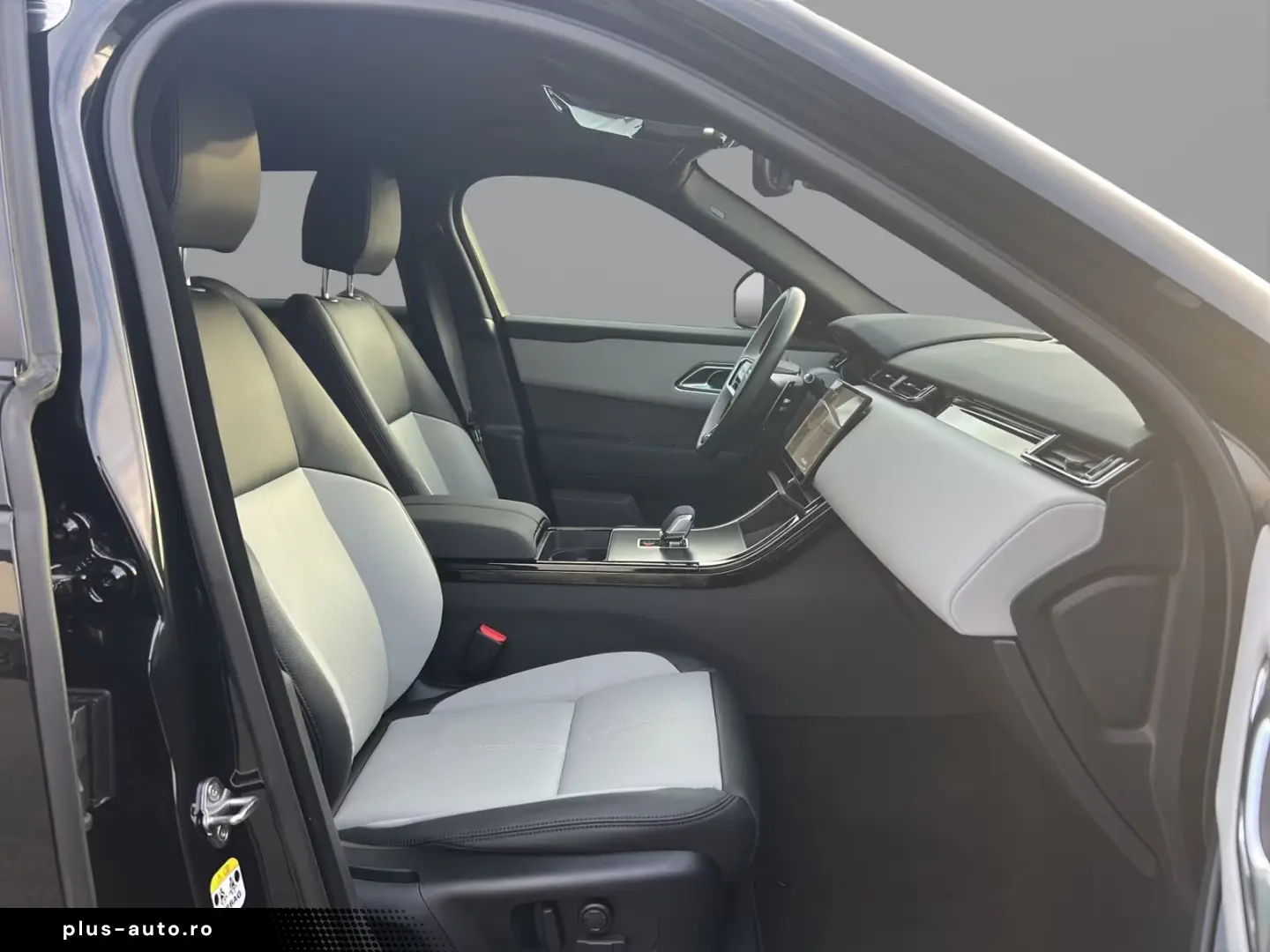 Land Rover Range Rover Velar P400e S AHK Winter Pack