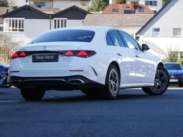 MERCEDES-BENZ E 300 e AMG-Sport 360 DIGITAL Distr Ke&hellip;