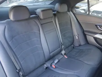 MERCEDES-BENZ E 300 e AMG-Sport 360 DIGITAL Distr Ke&hellip;