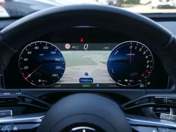 MERCEDES-BENZ E 300 e AMG-Sport 360 DIGITAL Distr Ke&hellip;