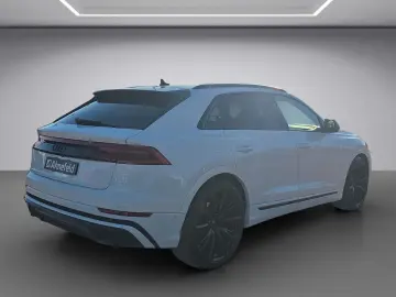 AUDI Q8 55 TFSI e quattro