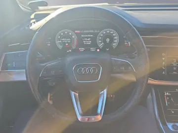 AUDI Q8 55 TFSI e quattro