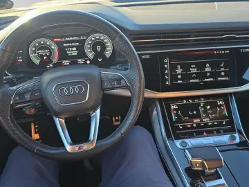 AUDI Q8 55 TFSI e quattro
