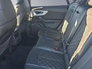 AUDI Q8 55 TFSI e quattro