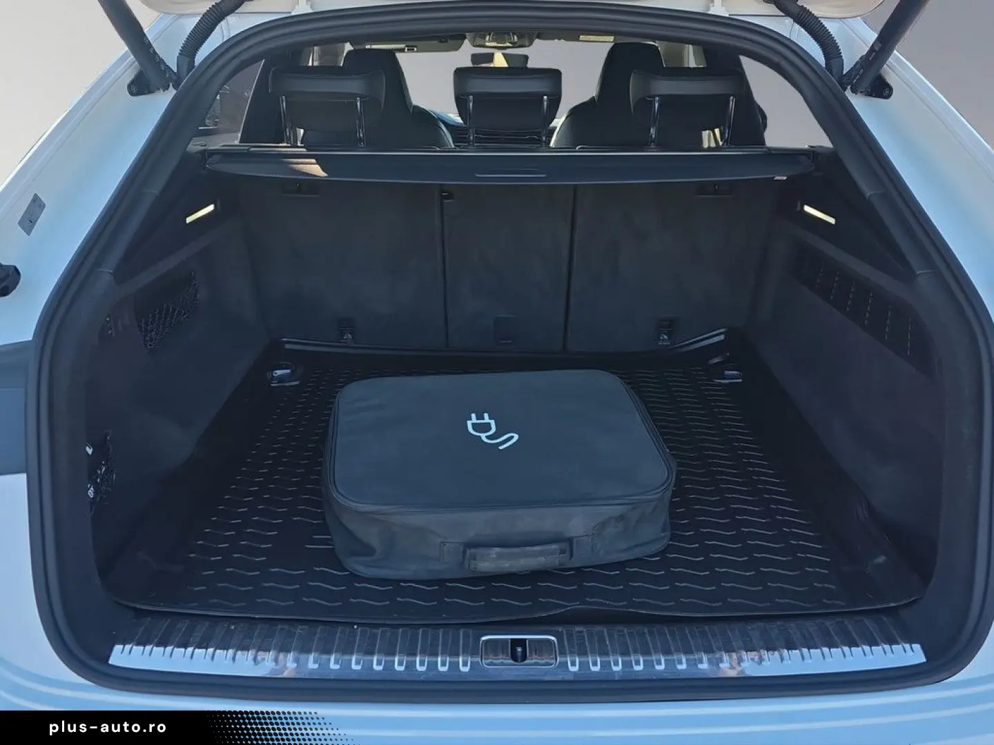 AUDI Q8 55 TFSI e quattro