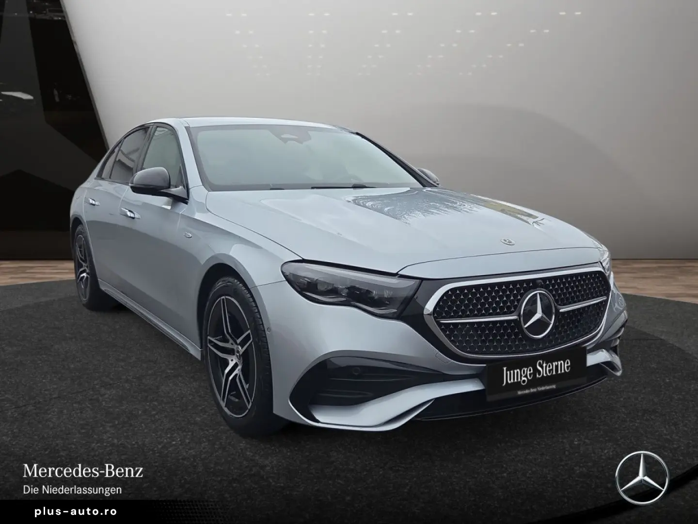 MERCEDES-BENZ E 300 e AMG ADVANCED  DC NIGHT 19  DIGI-LIGHT