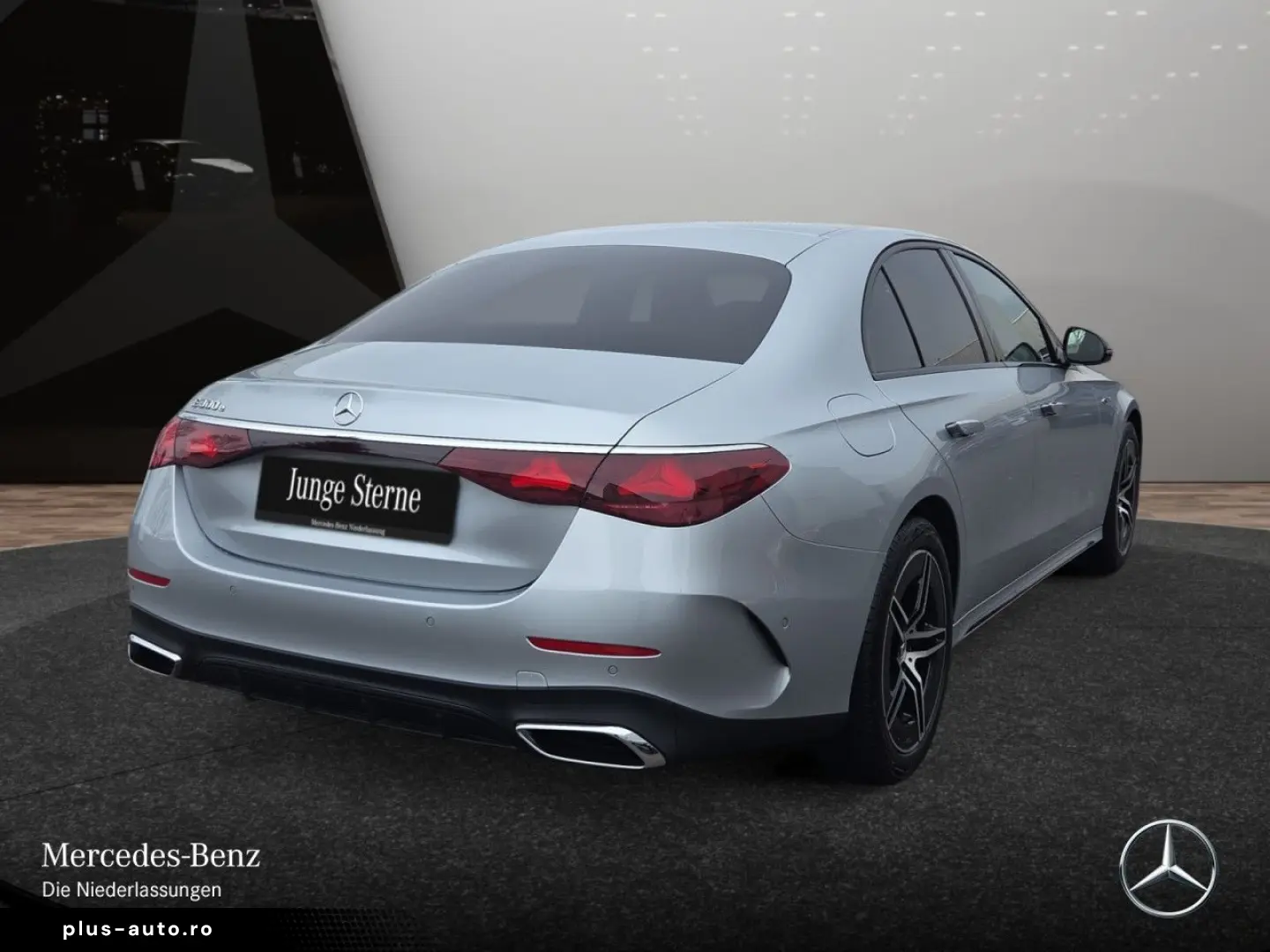 MERCEDES-BENZ E 300 e AMG ADVANCED  DC NIGHT 19  DIGI-LIGHT