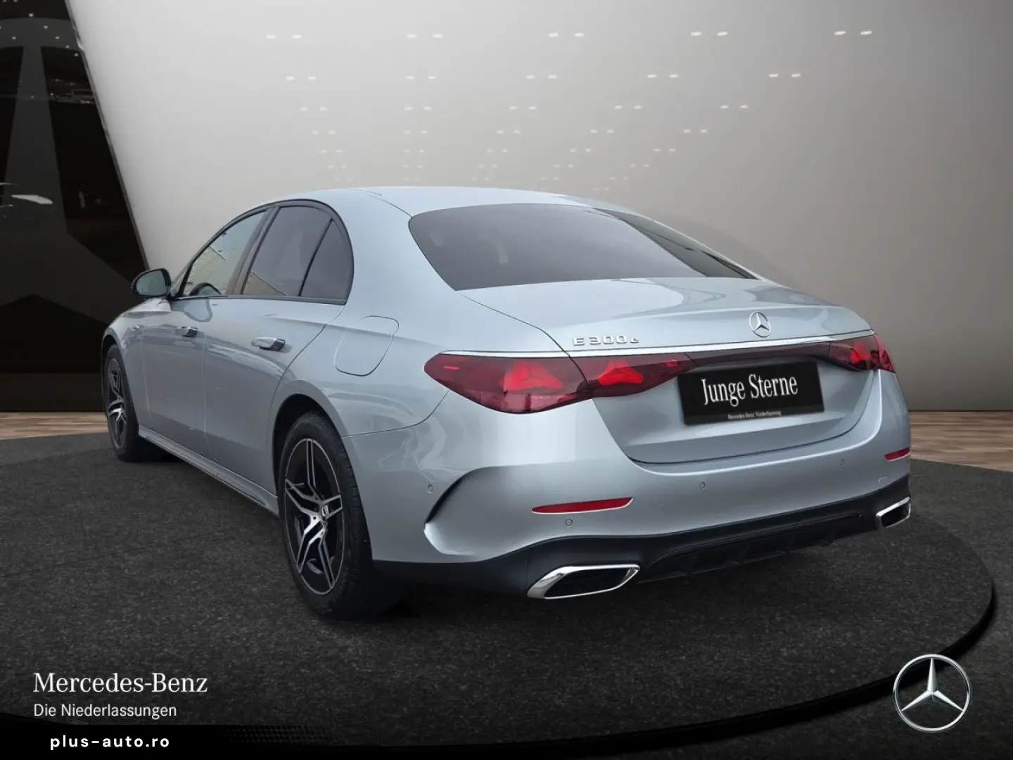 MERCEDES-BENZ E 300 e AMG ADVANCED  DC NIGHT 19  DIGI-LIGHT