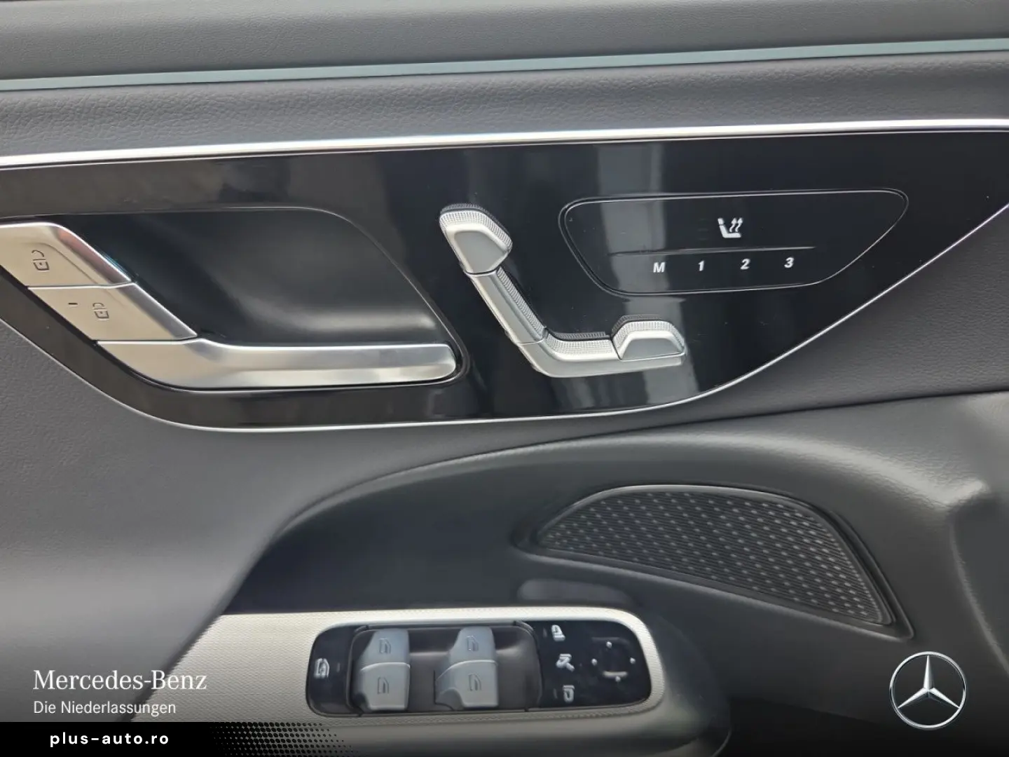 MERCEDES-BENZ E 300 e AMG ADVANCED  DC NIGHT 19  DIGI-LIGHT