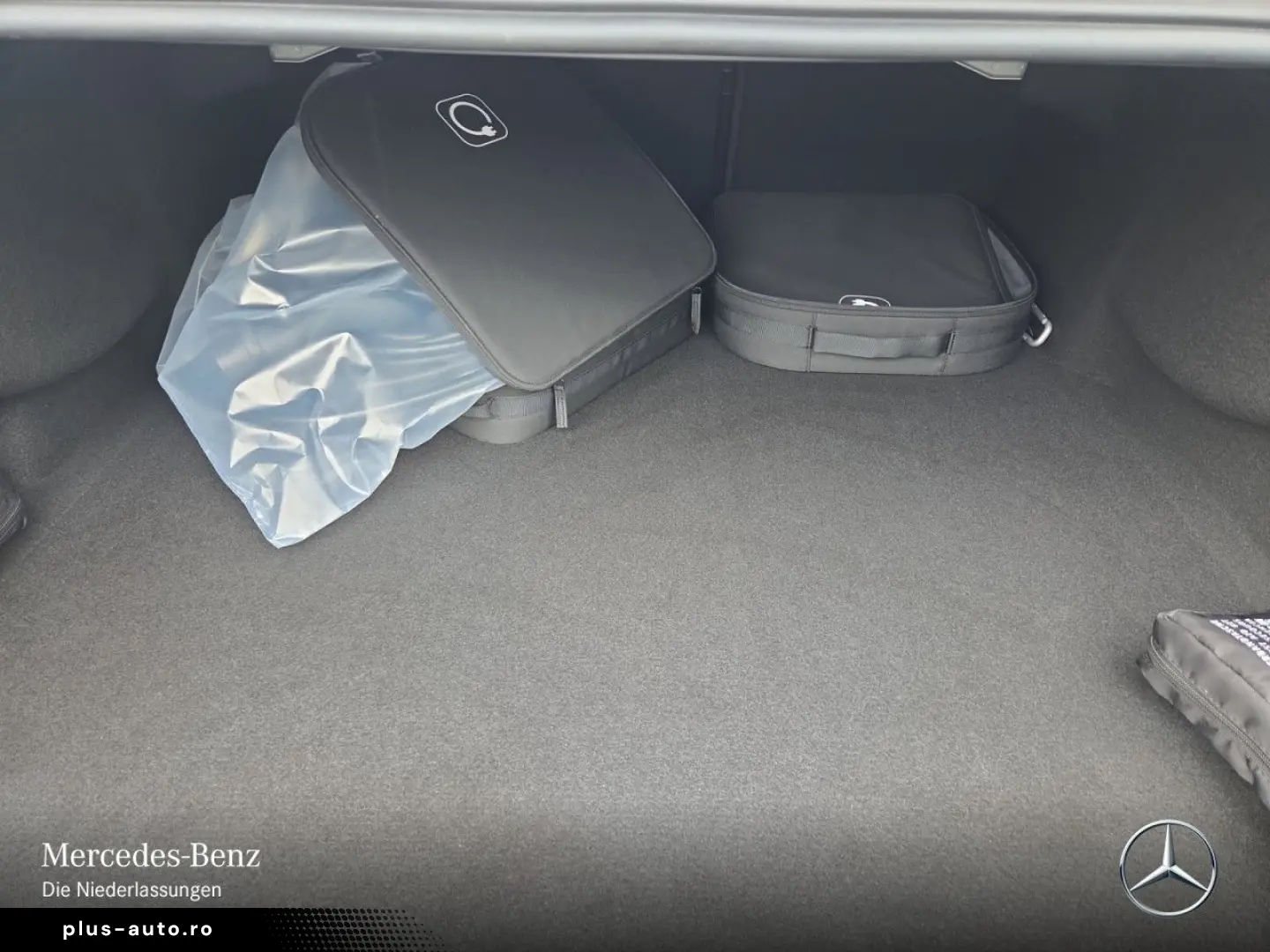 MERCEDES-BENZ E 300 e AMG ADVANCED  DC NIGHT 19  DIGI-LIGHT