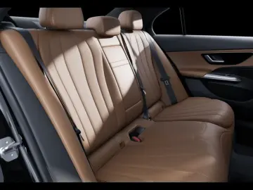 MERCEDES-BENZ E 220 d AMG-ADV. PANO DISTR. LMF 20-ZO&hellip;