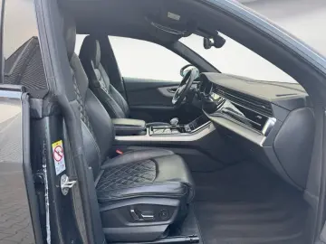 AUDI Q8 55 TFSIe quattro tiptronic S line  Parken HD