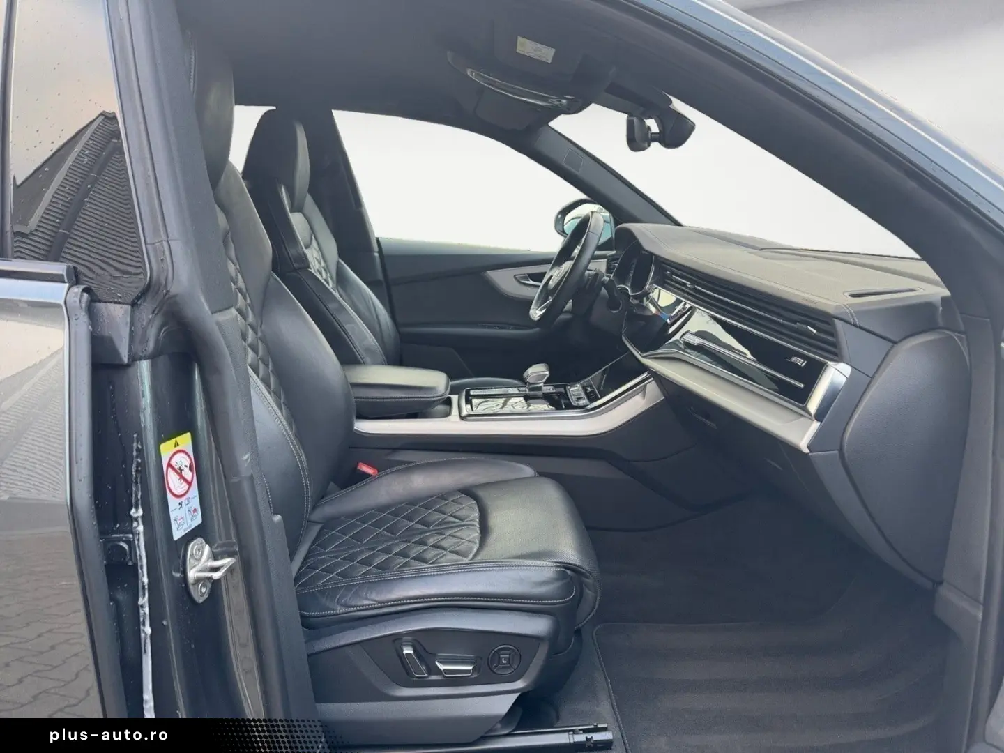 AUDI Q8 55 TFSIe quattro tiptronic S line  Parken HD