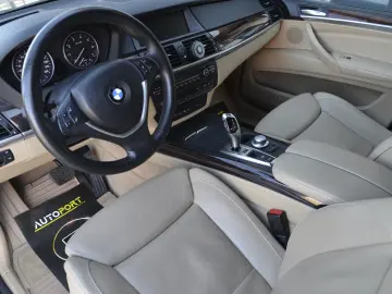 BMW X5M V8 4.8i xDRIVE 355CP