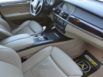 BMW X5M V8 4.8i xDRIVE 355CP