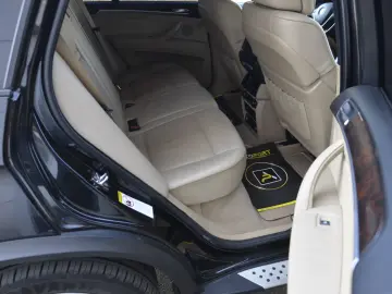 BMW X5M V8 4.8i xDRIVE 355CP