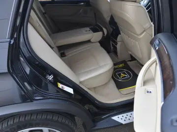 BMW X5M V8 4.8i xDRIVE 355CP