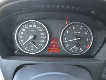 BMW X5M V8 4.8i xDRIVE 355CP