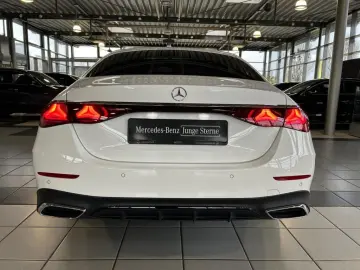 MERCEDES-BENZ E 200 Limousine AMG SUPERSCREEN DIGITAL 360