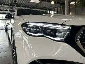 MERCEDES-BENZ E 200 Limousine AMG SUPERSCREEN DIGITAL 360