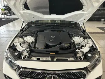 MERCEDES-BENZ E 200 Limousine AMG SUPERSCREEN DIGITAL 360