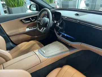 MERCEDES-BENZ E 200 AMG Night Superscreen Memory Dis&hellip;