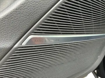 AUDI Q8 55 TFSIe quattro tiptronic S line  PARKEN HD-