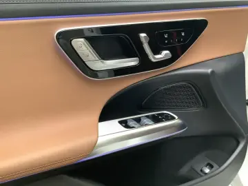 MERCEDES-BENZ E 200 AMG SUPERSCREEN