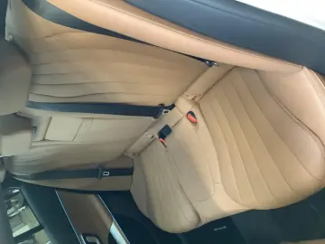 MERCEDES-BENZ E 200 AMG SUPERSCREEN