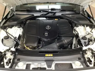 MERCEDES-BENZ E 200 AMG SUPERSCREEN