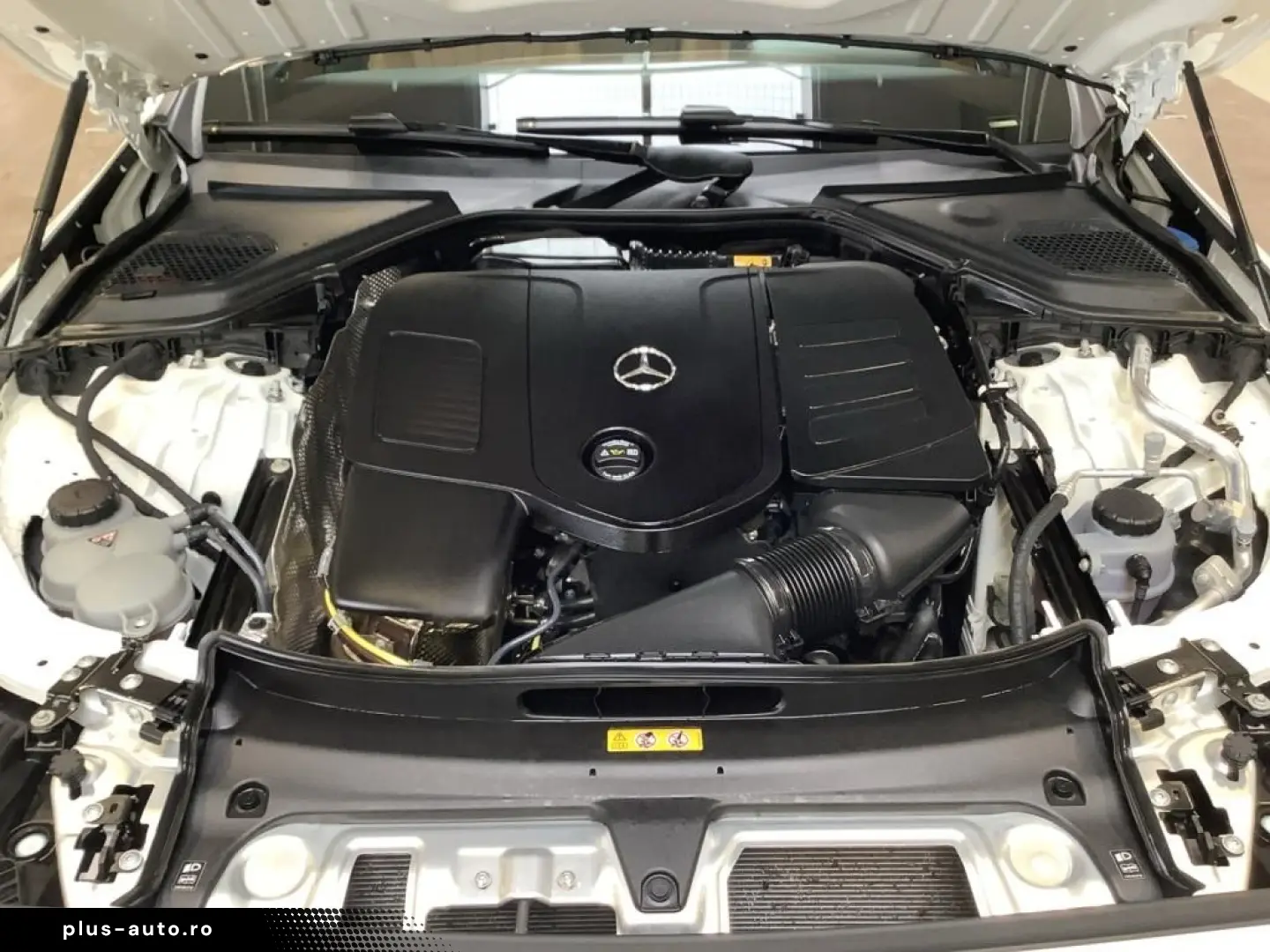 MERCEDES-BENZ E 200 AMG SUPERSCREEN