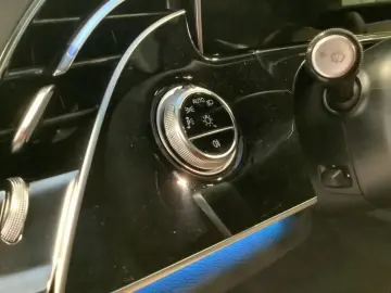 MERCEDES-BENZ E 200 Limousine AMG NIGHT 19'&apo&hellip;