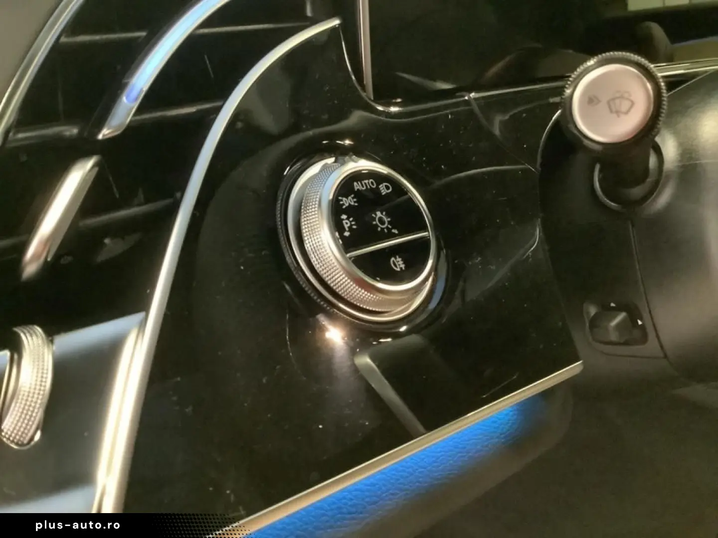 MERCEDES-BENZ E 200 Limousine AMG NIGHT 19'&apo&hellip;