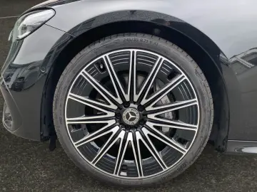 Mercedes-Benz E 200 Lim AMG' Superscreen Burmester