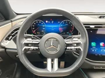 Mercedes-Benz E 200 Lim AMG' Superscreen Burmester