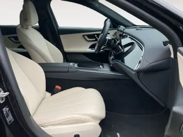 Mercedes-Benz E 200 Lim AMG' Superscreen Burmester