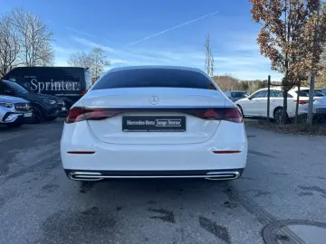 Mercedes-Benz E 200 EXCLUSIVE Premium Superscreen