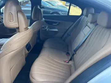 Mercedes-Benz E 200 EXCLUSIVE Premium Superscreen