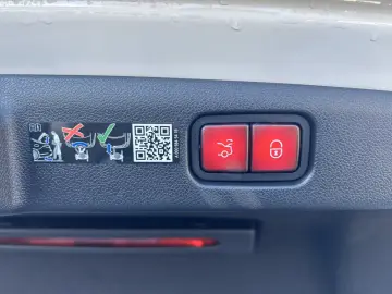 Mercedes-Benz E 200 EXCLUSIVE Premium Superscreen