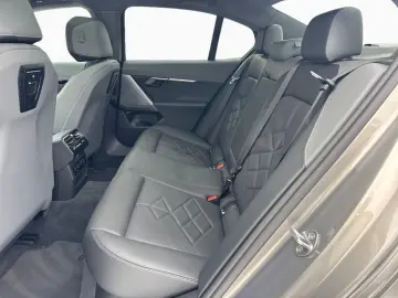 BMW 520i 549 - Anz PANO HK ALED StHz DAPro KomZu 18