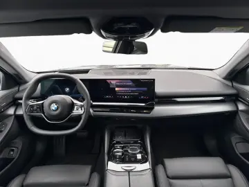 BMW 520i 549 - Anz PANO HK ALED StHz DAPro KomZu 18