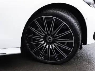 Mercedes-Benz E 200 AMG-Sport Super Pano Burm