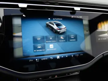 Mercedes-Benz E 200 4M AMG Superscreen Pano