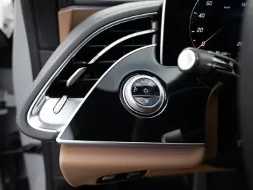 Mercedes-Benz E 200 AMG-Sport Pano Burm Superscreen