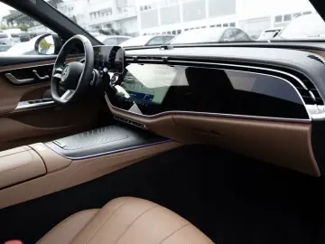 Mercedes-Benz E 200 AMG-Sport Pano Burm Superscreen