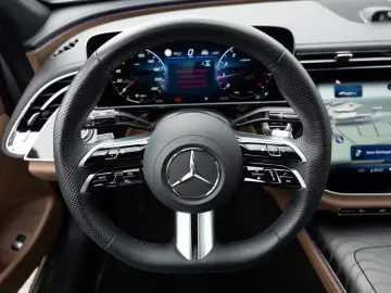 Mercedes-Benz E 200 AMG-Sport Pano Burm Superscreen