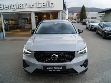 VOLVO XC40 B3 Benzin 2WD Plus Dark DKG Leder AHK Pixel