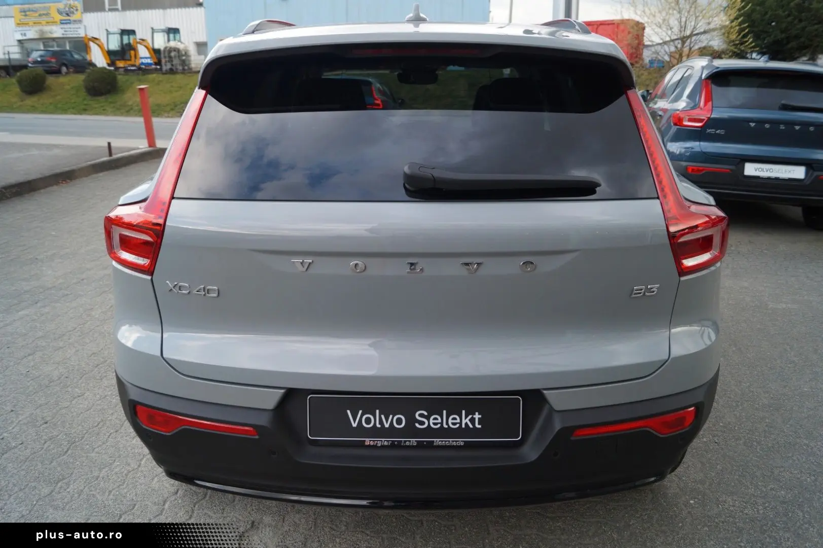 VOLVO XC40 B3 Benzin 2WD Plus Dark DKG Leder AHK Pixel