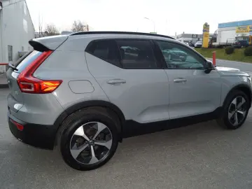 VOLVO XC40 B3 Benzin 2WD Plus Dark DKG Leder AHK Pixel